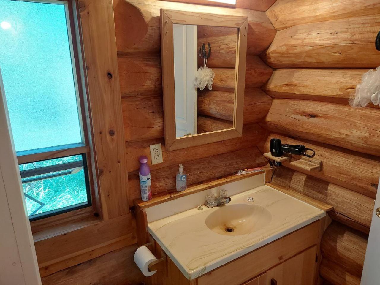 Escott Bay Resort Anahim Lake Экстерьер фото