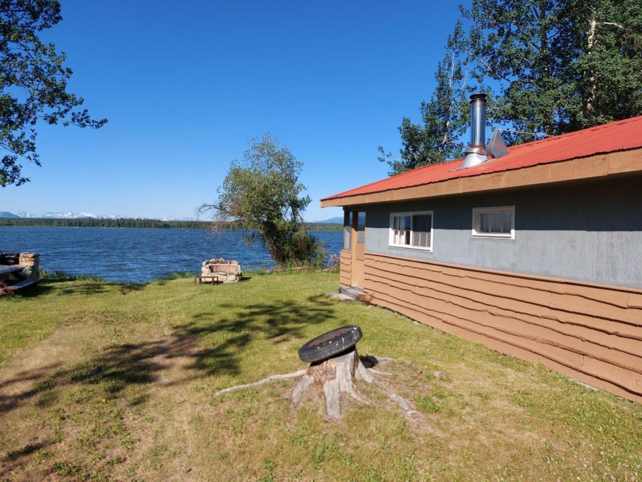 Escott Bay Resort Anahim Lake Экстерьер фото
